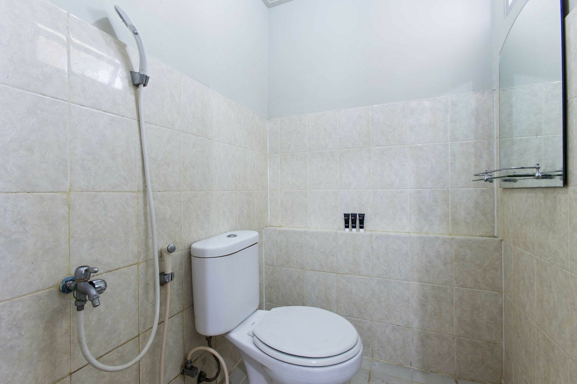 Reddoorz Apartment @ Pegangsaan Kelapa Gading 3 Jakarta Ngoại thất bức ảnh